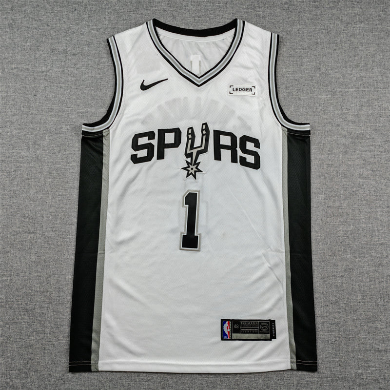 Spurs chest lettering and black number 1 with silver edging on white jersey front detail