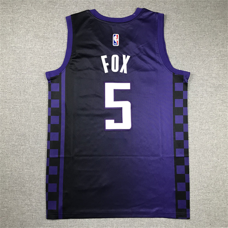 Sacramento Kings De’Aaron Fox number 5 purple and black jersey full back